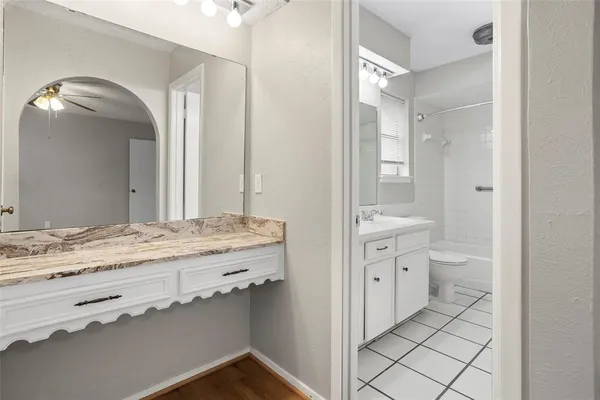 $2,200 | 1024 Edgewood Trail, Benbrook, TX 76126