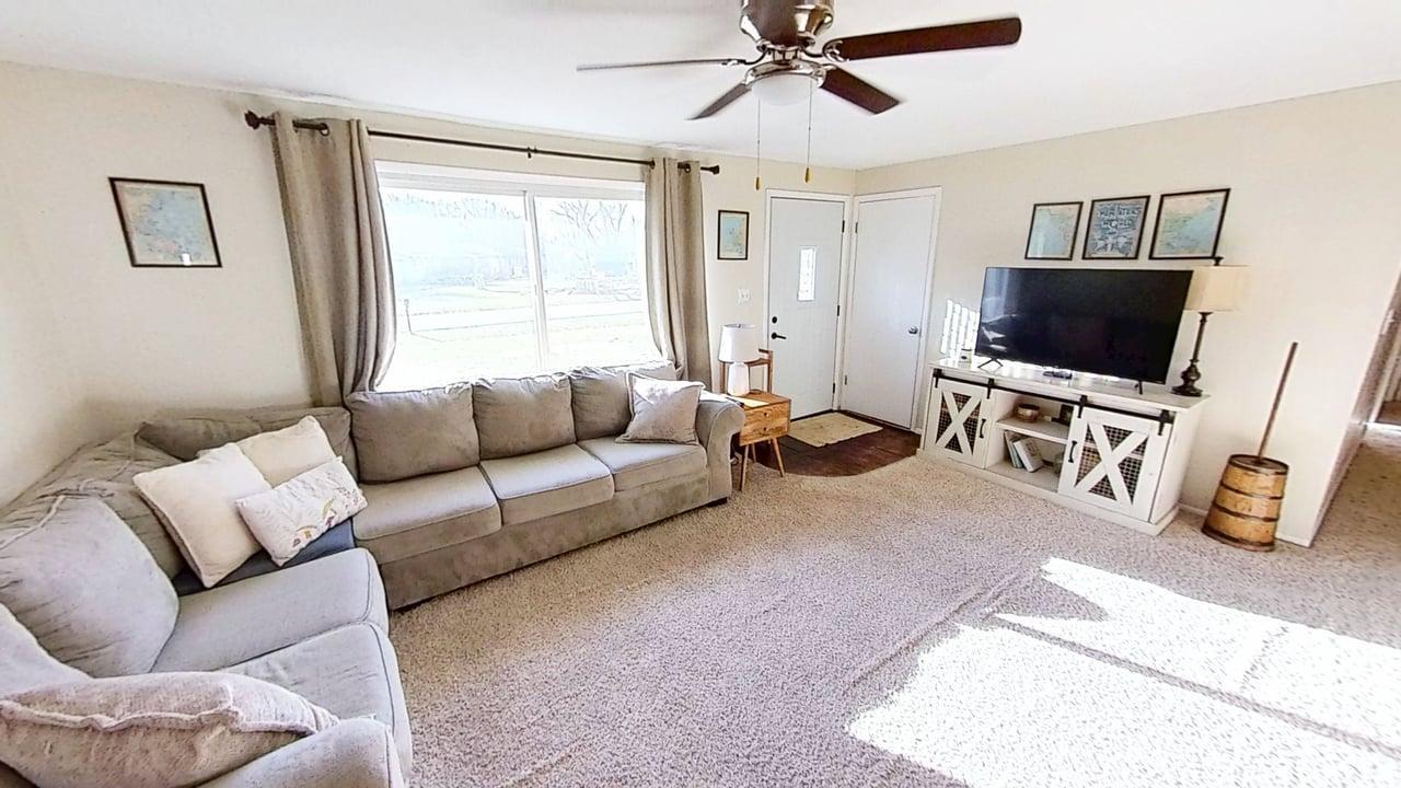 17 Greenlawn Drive Kankakee, IL 60901 - Photo 4 of 29 a living room with furniture and a flat screen tv