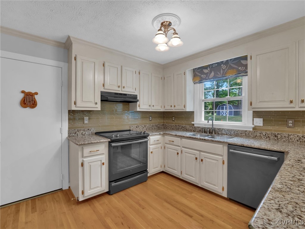 13137 Lady Ashley Road Midlothian, VA 23114 - Photo 4 of 30