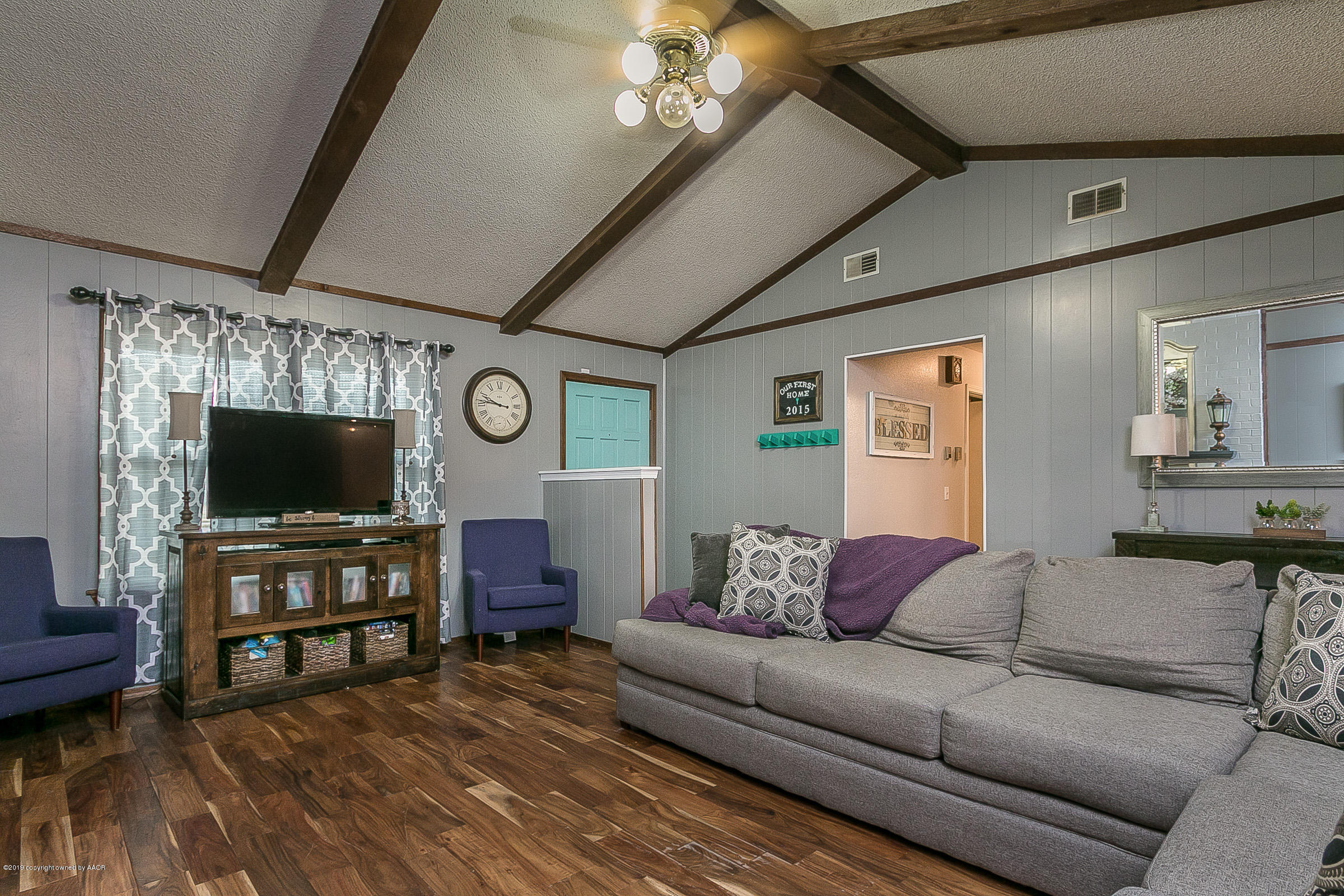 5218 South Fannin Street Amarillo, TX 79110 - Photo 3 of 16 002_Living Room