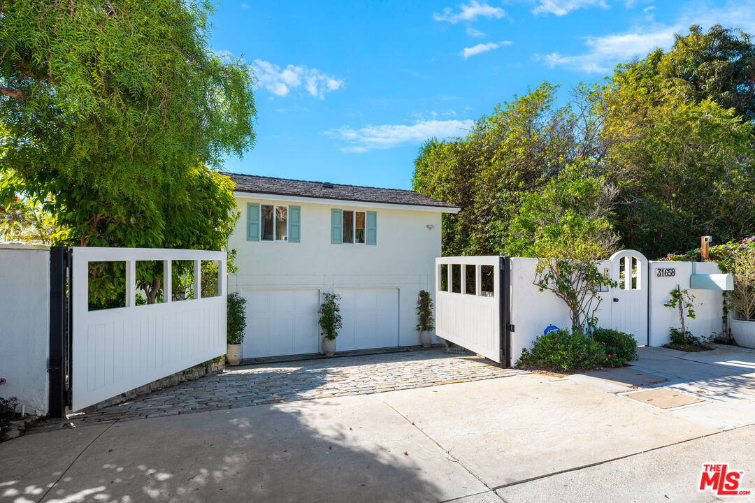 31658 Broad Beach Road Malibu, CA 90265 - Photo 4 of 50