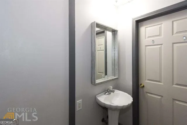 $1,300 | 4984 Donald Drive, Unit B, Loganville, GA 30052