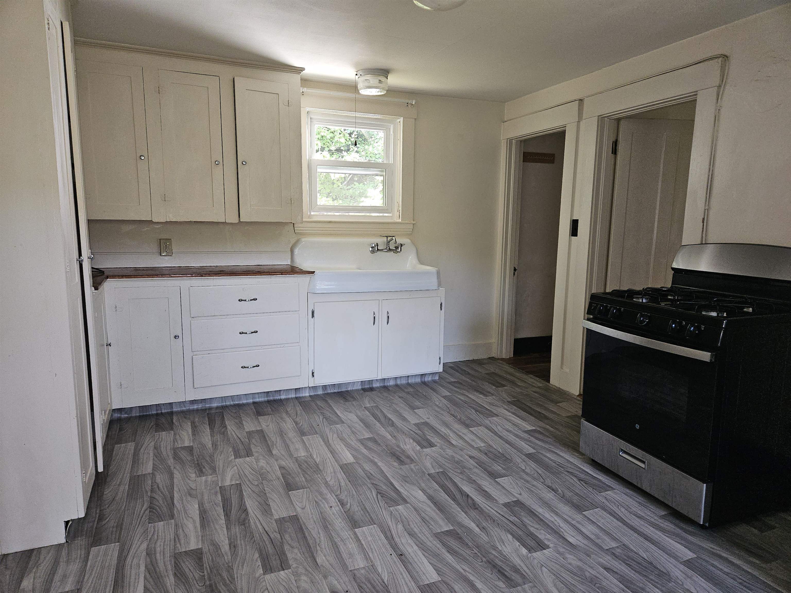 31 Messenger Street, Unit B Lebanon, NH 03766 - Photo 2 of 8