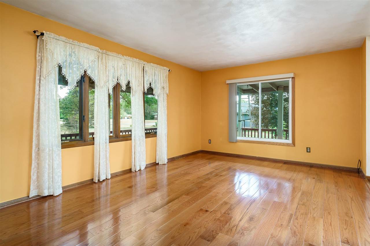 11128 Cedarbrook Road Roscoe, IL 61073 - Photo 3 of 18 Gallery Image 3