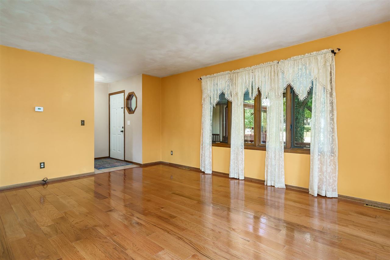 11128 Cedarbrook Road Roscoe, IL 61073 - Photo 4 of 18 Gallery Image 4