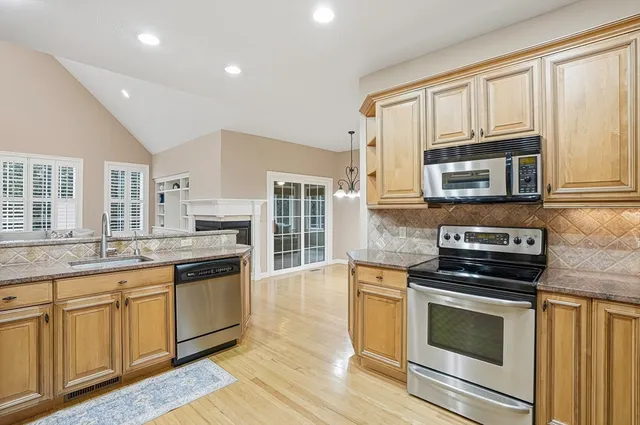 $747,000 | 20 Braeburn Lane, Unit 20, Ashland, MA 01721
