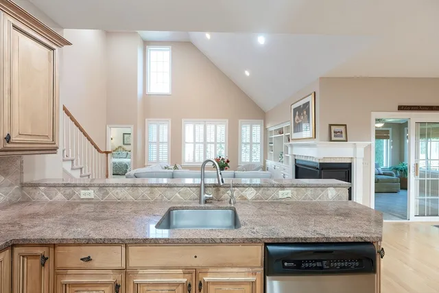 $749,000 | 20 Braeburn Lane, Unit 20, Ashland, MA 01721