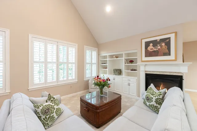 $749,000 | 20 Braeburn Lane, Unit 20, Ashland, MA 01721