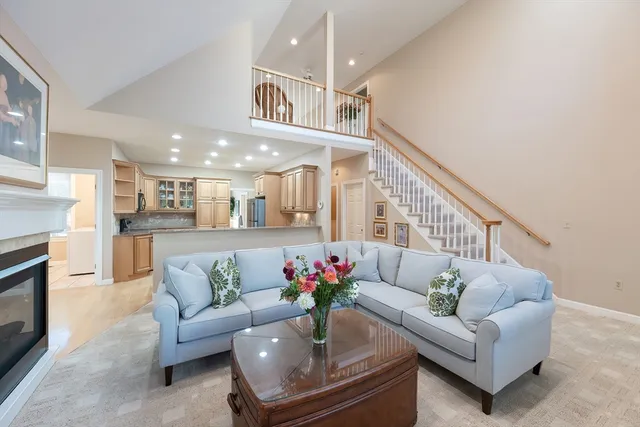 $749,000 | 20 Braeburn Lane, Unit 20, Ashland, MA 01721