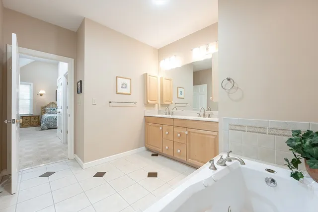 $749,000 | 20 Braeburn Lane, Unit 20, Ashland, MA 01721