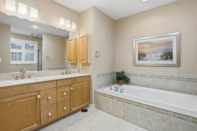 $747,000 | 20 Braeburn Lane, Unit 20, Ashland, MA 01721