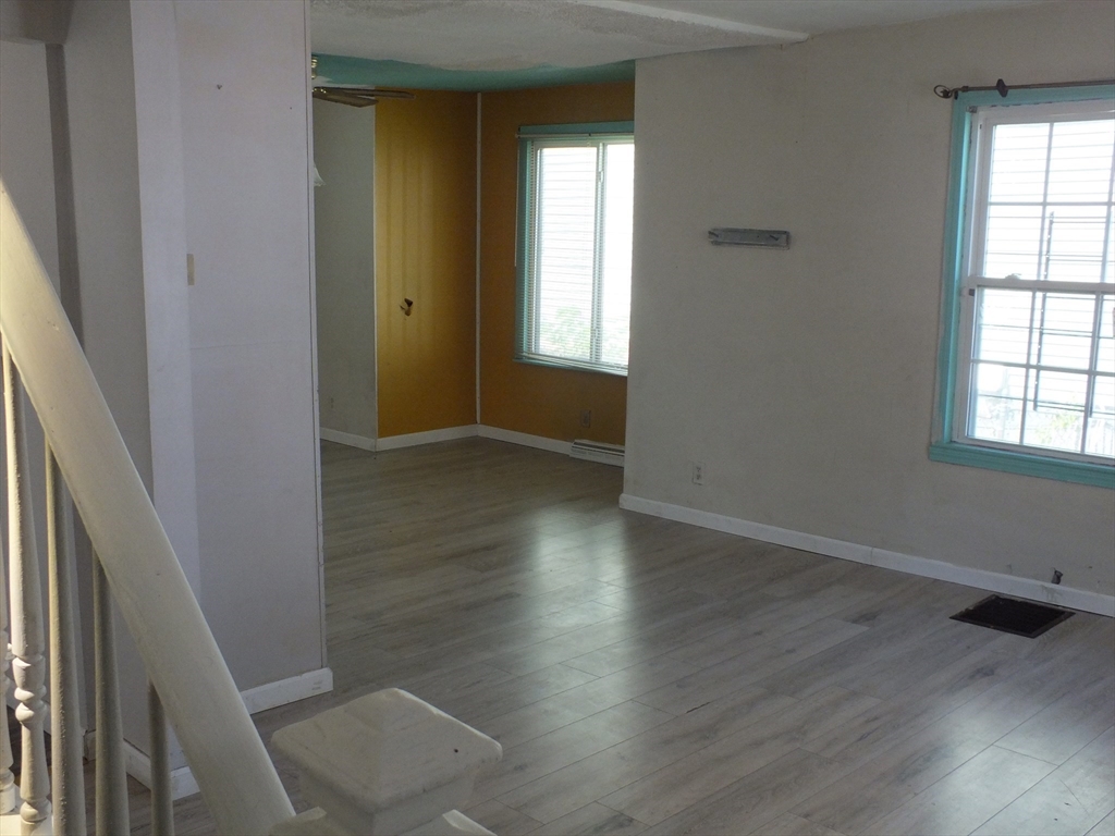 241 Tyler Street Springfield, MA 01109 - Photo 12 of 23