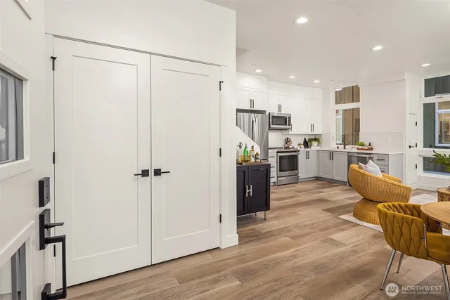 $1,075,950 | 1721 17th Avenue, Seattle, WA 98122