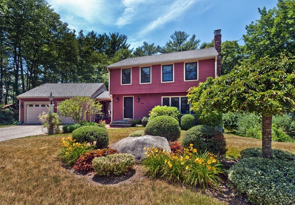 217 Queens Brook Road Pembroke, MA 02359 - Photo 1 of 27 Gallery Image 1