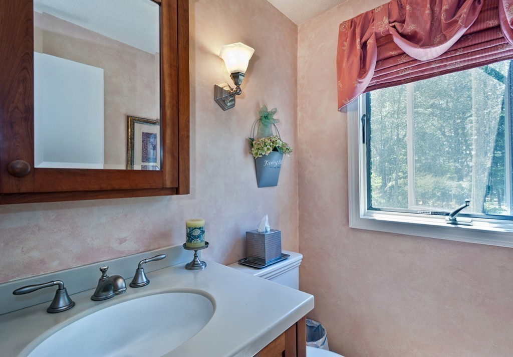 217 Queens Brook Road Pembroke, MA 02359 - Photo 11 of 27 Gallery Image 11
