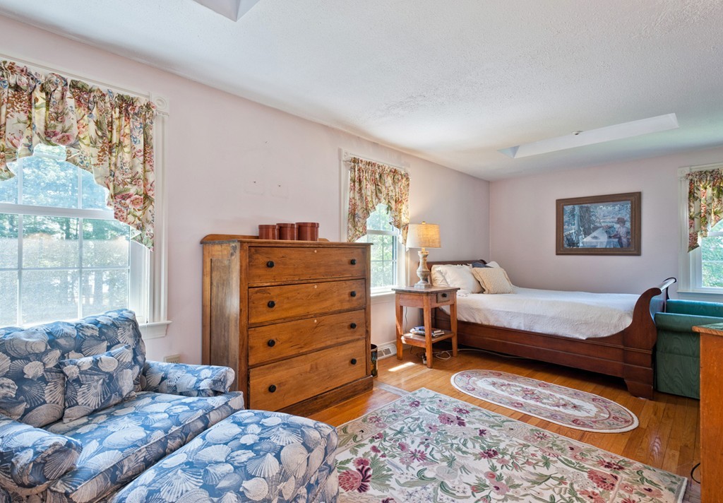 217 Queens Brook Road Pembroke, MA 02359 - Photo 16 of 27 Gallery Image 16