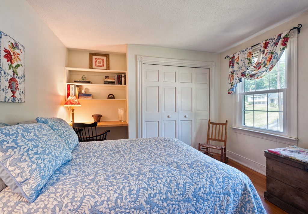 217 Queens Brook Road Pembroke, MA 02359 - Photo 18 of 27 Gallery Image 18