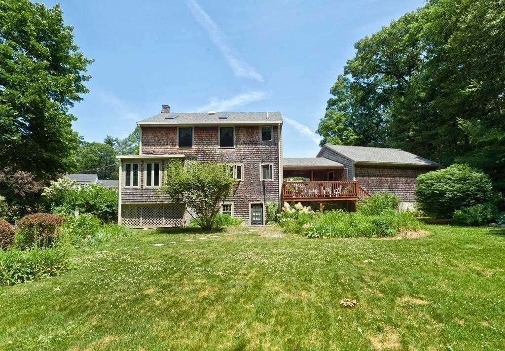 217 Queens Brook Road Pembroke, MA 02359 - Photo 22 of 27 Gallery Image 22