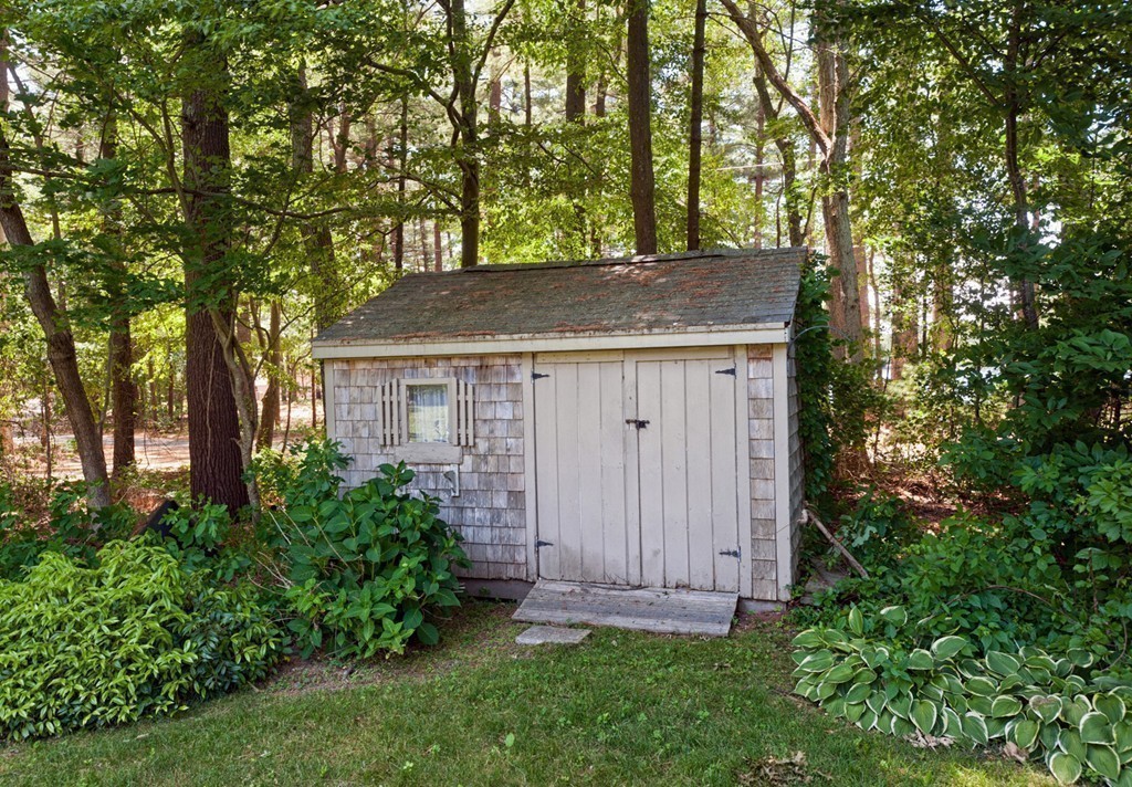 217 Queens Brook Road Pembroke, MA 02359 - Photo 23 of 27 Gallery Image 23