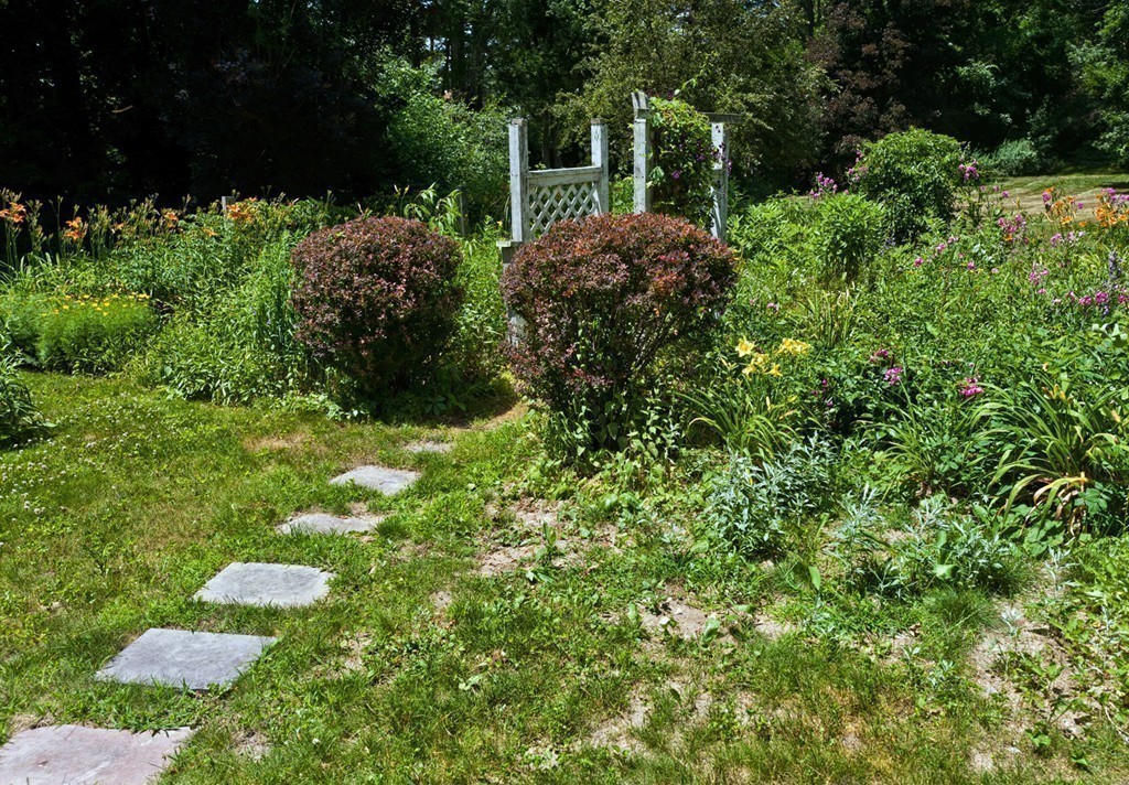 217 Queens Brook Road Pembroke, MA 02359 - Photo 27 of 27 Gallery Image 27