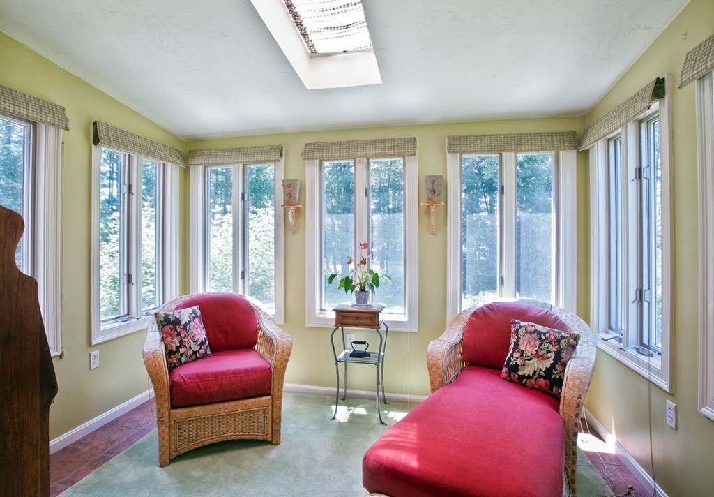 217 Queens Brook Road Pembroke, MA 02359 - Photo 9 of 27 Gallery Image 9