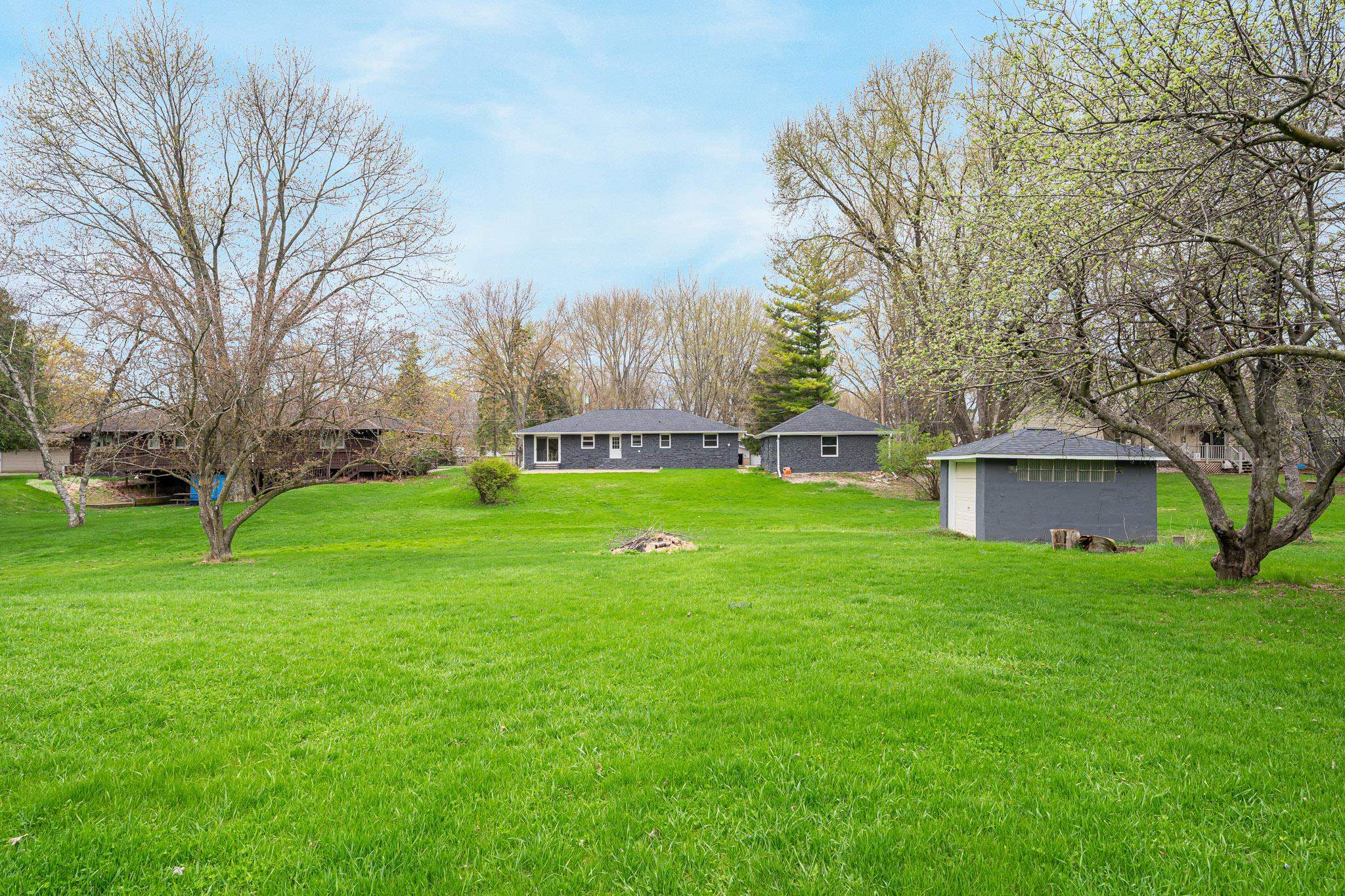 1034 South Ridge Lane Appleton, WI 54914 - Photo 3 of 50