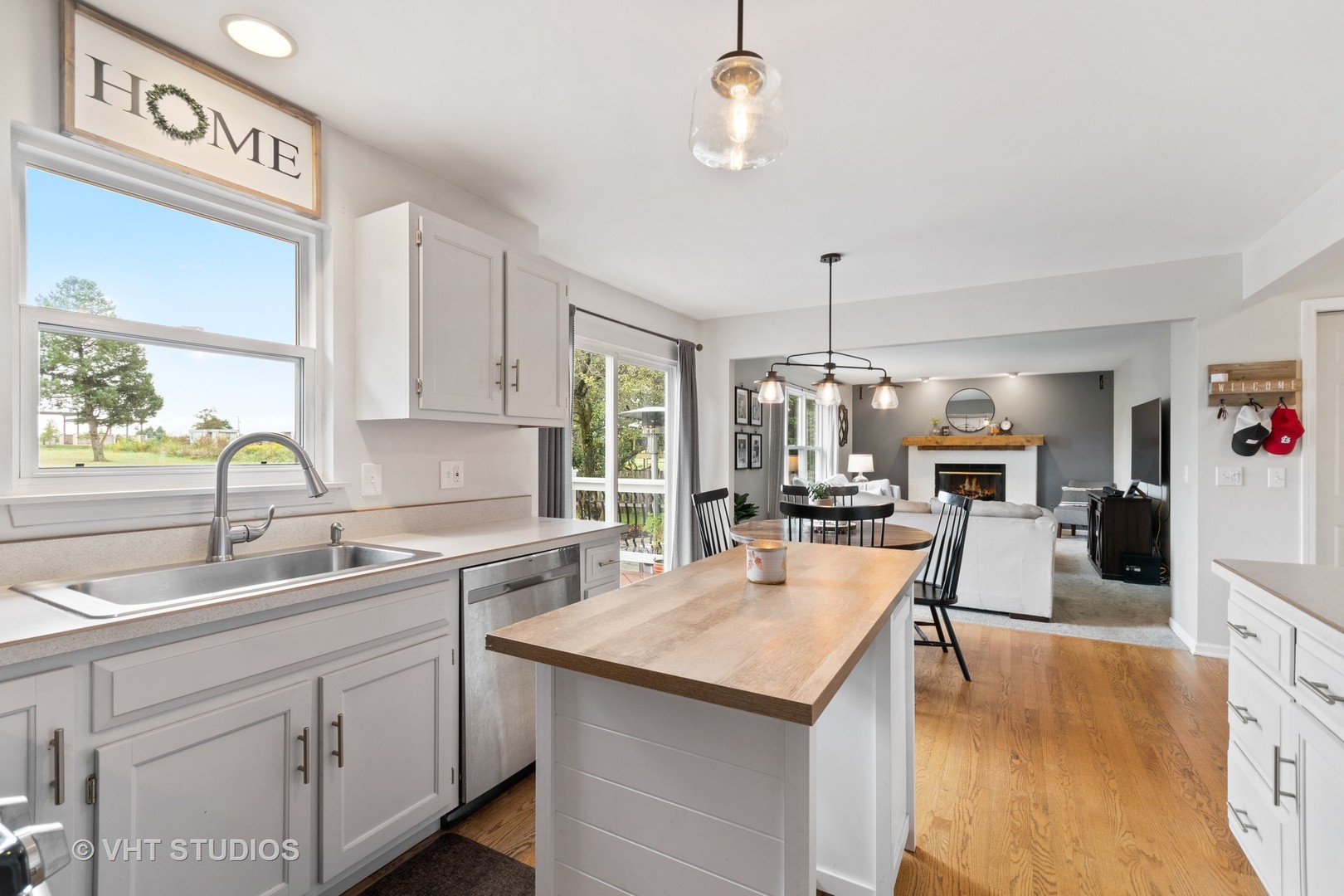 2766 Miller Road Geneva, IL 60134 - Photo 8 of 25