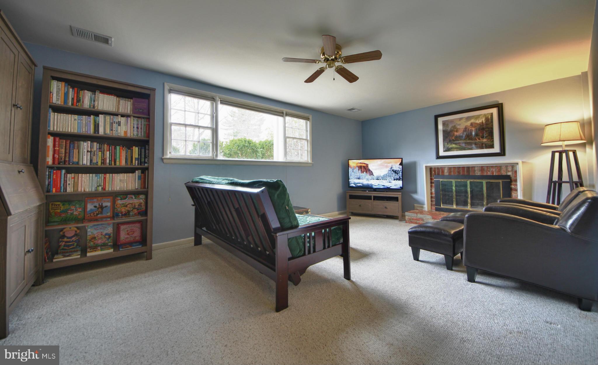 3414 Ramsgate Terrace Alexandria, VA 22309 - Photo 20 of 28 Family Room