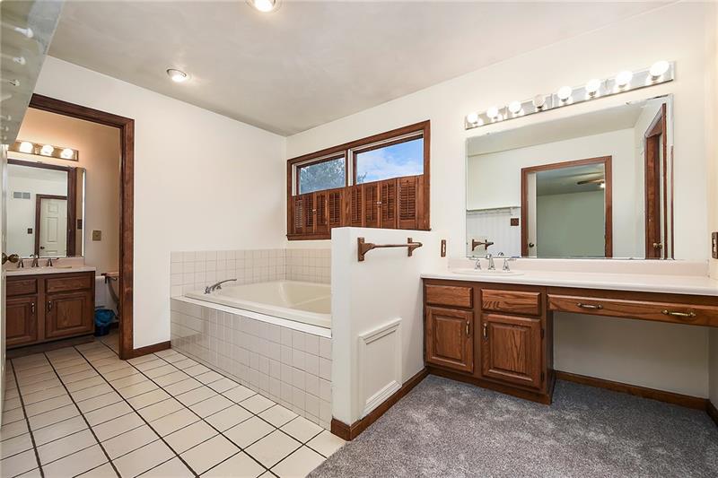 250 Seanor Road Irwin, PA 15642 - Photo 17 of 25 Gallery Image 17