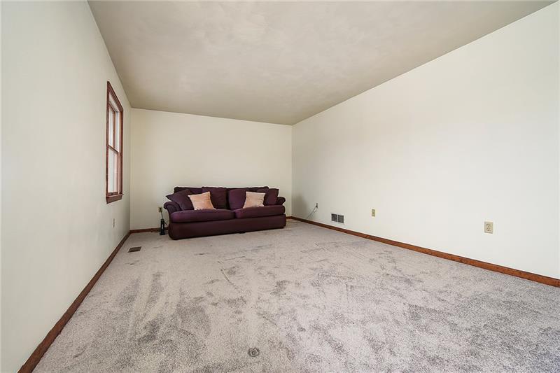 250 Seanor Road Irwin, PA 15642 - Photo 7 of 25 Gallery Image 7