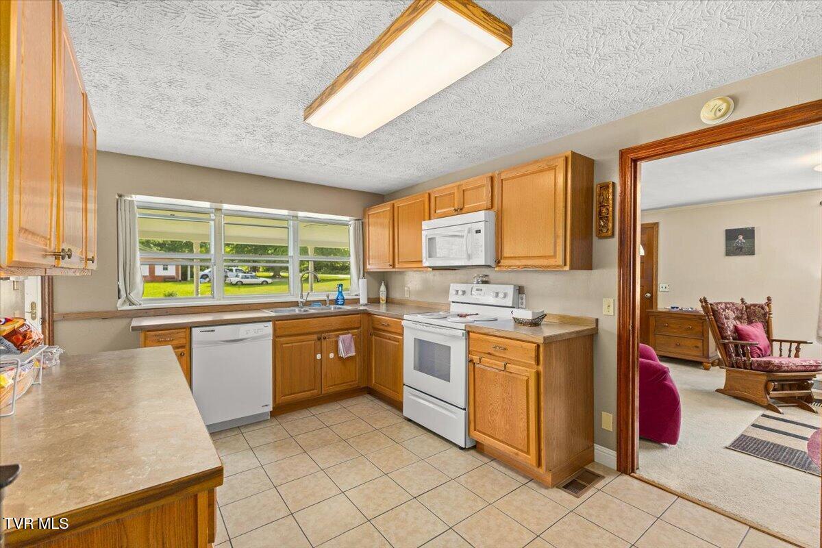 7275 Erwin Highway Chuckey, TN 37641 - Photo 13 of 43 15-128A1526