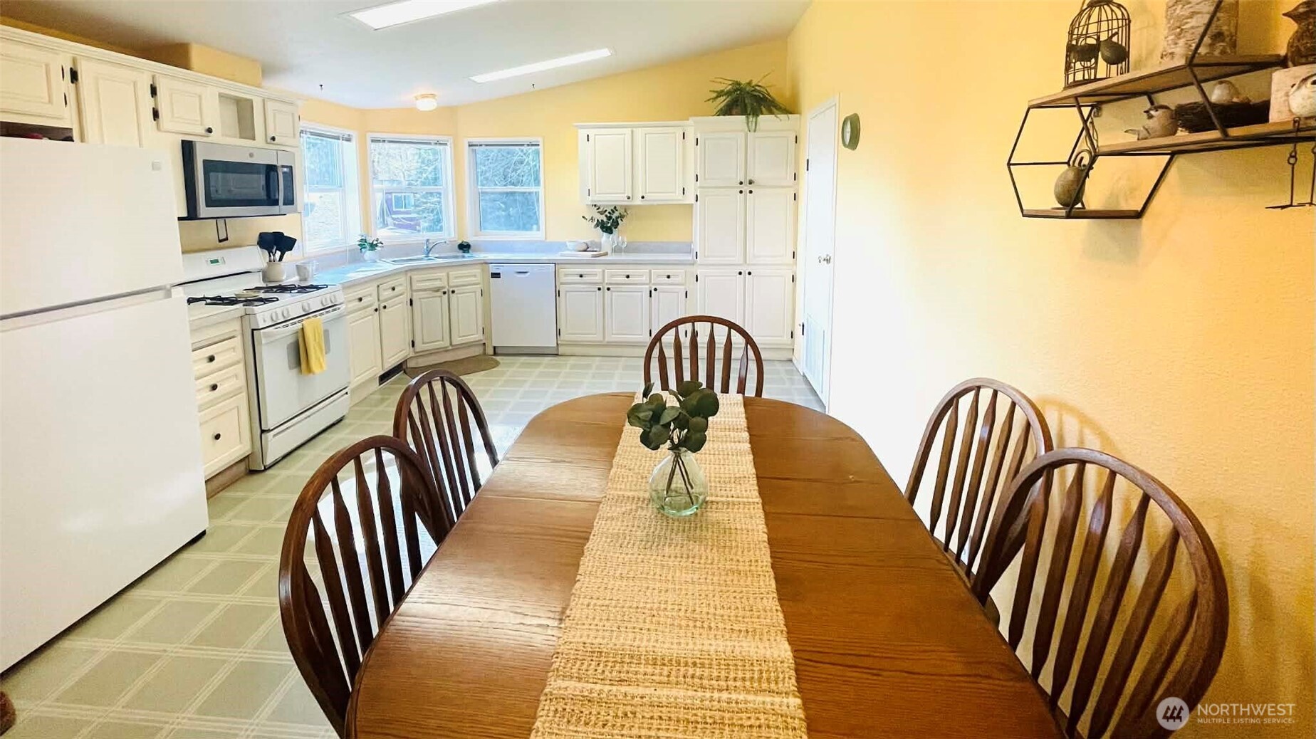 101 East Pirates Place Grapeview, WA 98546 - Photo 3 of 21