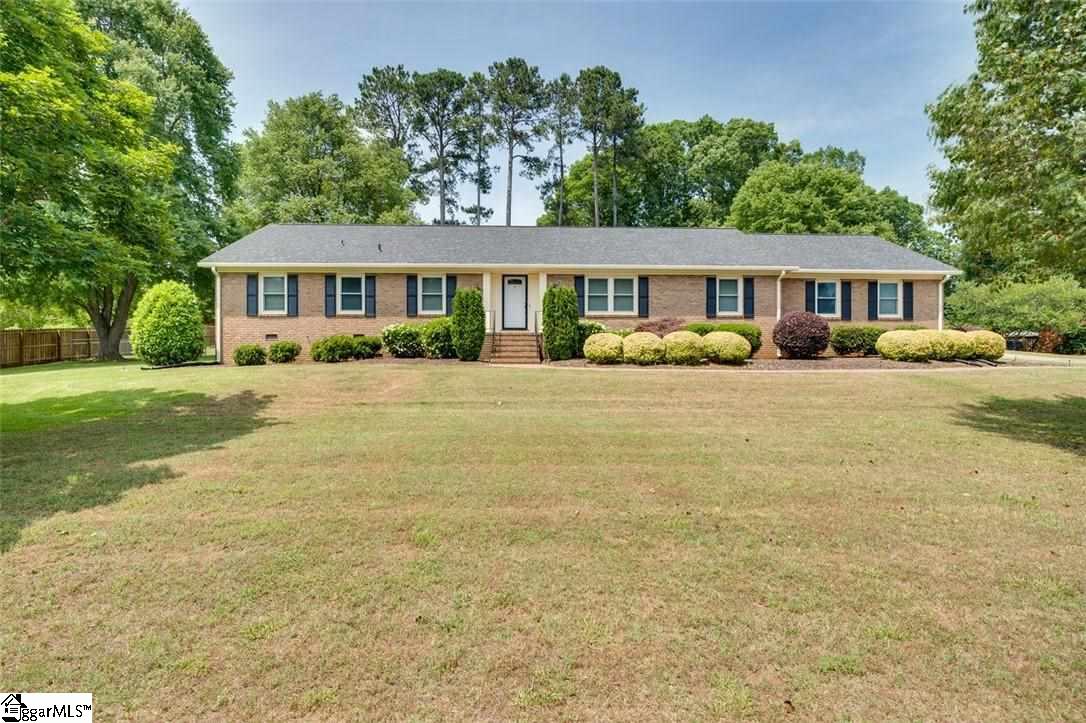 1315 Northampton Road Anderson, SC 29621 - Photo 3 of 25