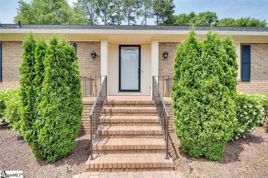 1315 Northampton Road Anderson, SC 29621 - Photo 4 of 25