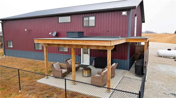 $950,000 | 32184 East 237th Street, Ridgeway, MO 64481