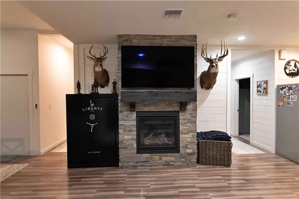 $950,000 | 32184 East 237th Street, Ridgeway, MO 64481