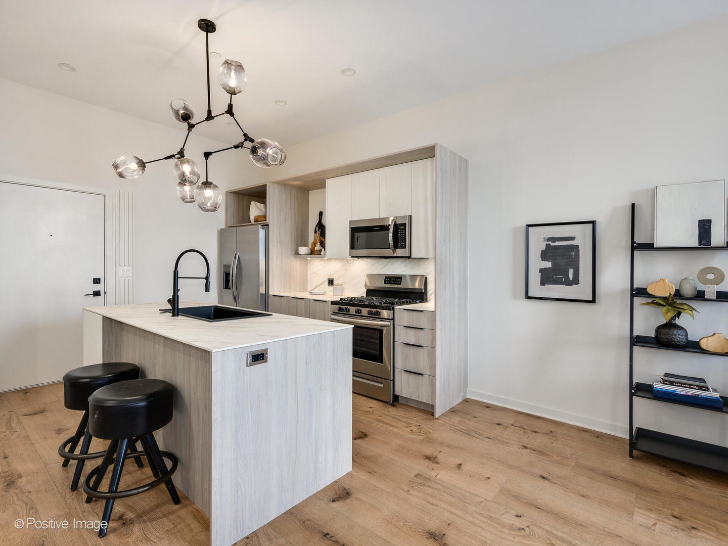 11 West Prospect Avenue, Unit 216 Mount Prospect, IL 60056 - Photo 8 of 32