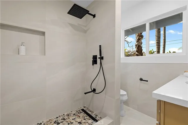 $1,090,000 | 2507 East Banyan Court, Anaheim, CA 92806