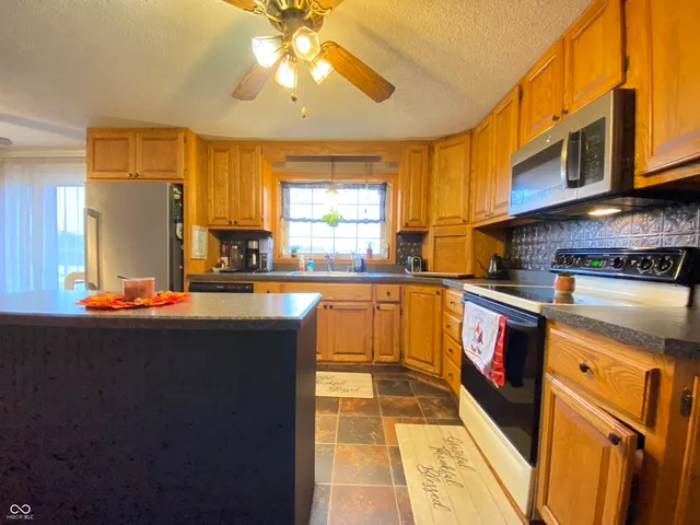 $249,900 | 6066 Highway 60, Mitchell, IN 47446