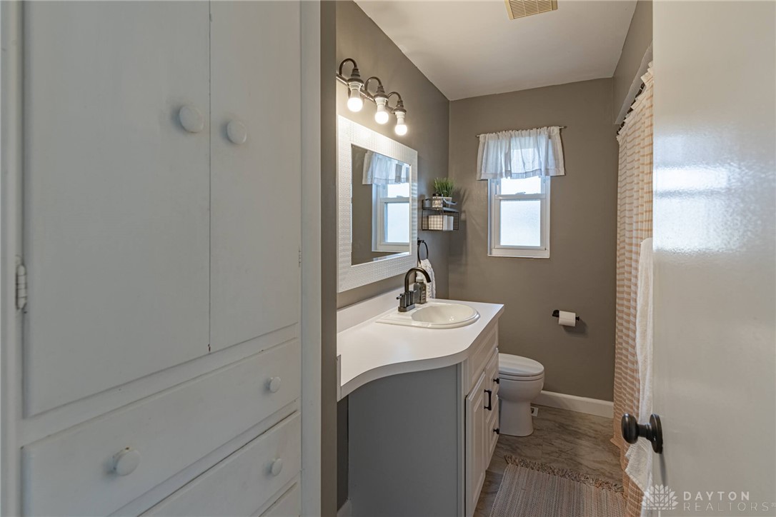 1051 Kenosha Road Kettering, OH 45429 - Photo 16 of 27
