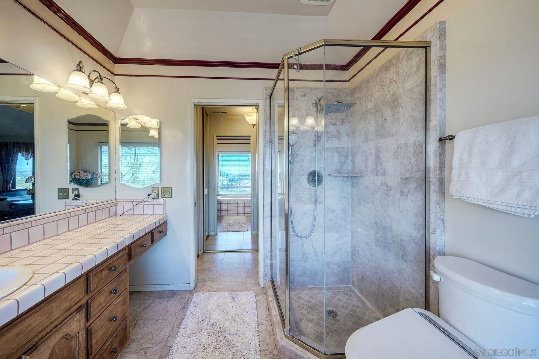 1419 Rimrock Drive Escondido, CA 92027 - Photo 23 of 47 Primary Bath/Spa
