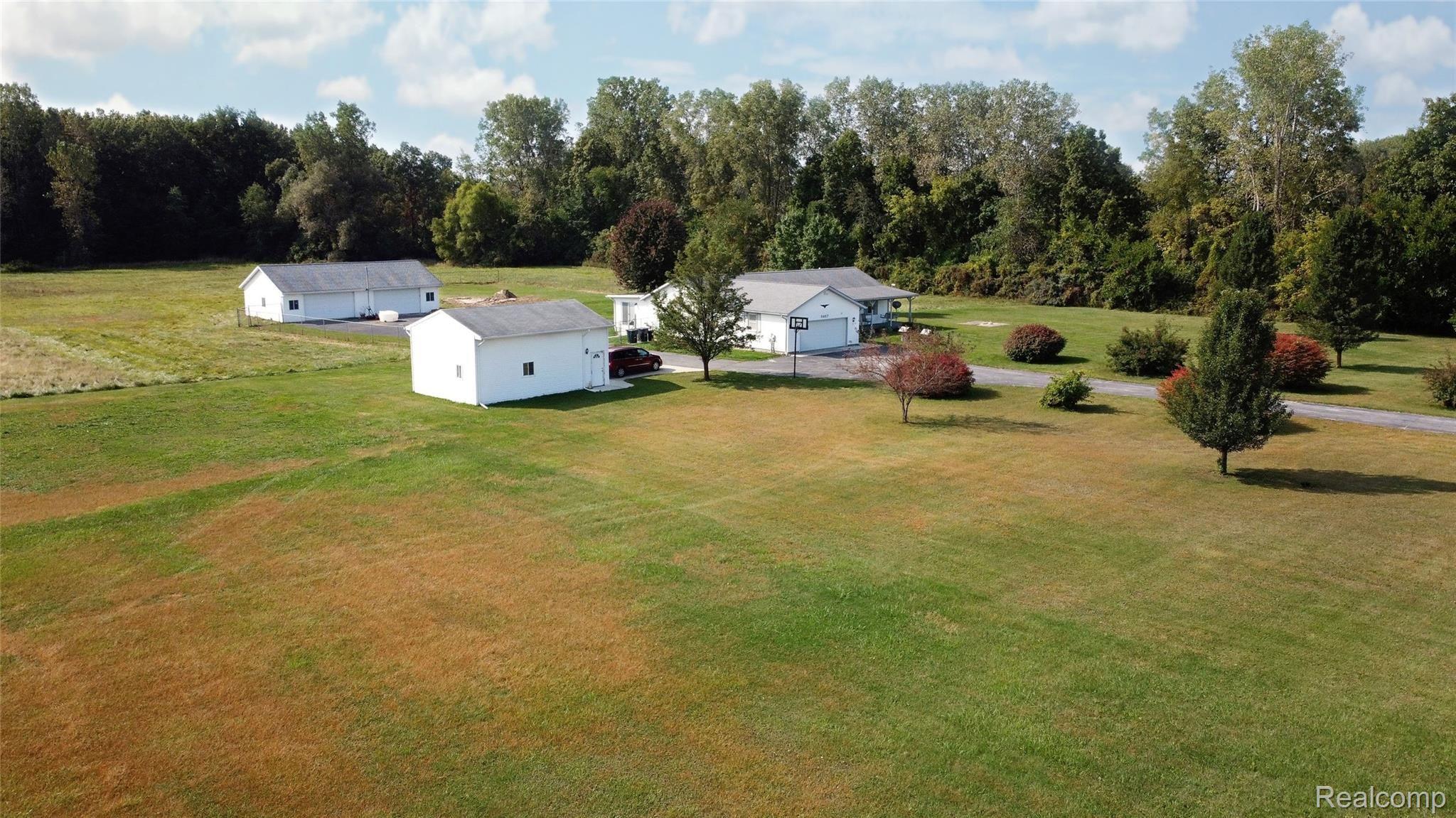 5857 Fay Road Carleton, MI 48117 - Photo 9 of 26 0027.jpg