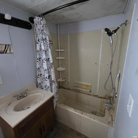 $63,500 | 230 West South Street, Winchester, IN 47394