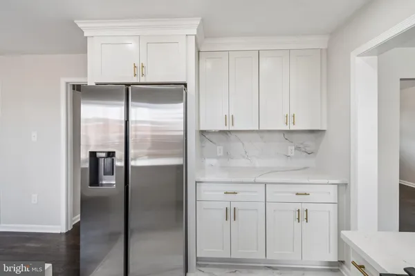 $675,000 | 6815 Rolling Road, Springfield, VA 22152