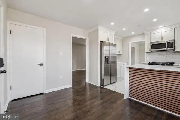 $675,000 | 6815 Rolling Road, Springfield, VA 22152