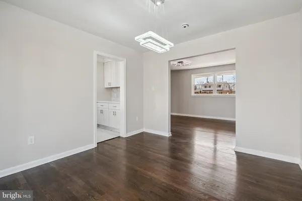 $675,000 | 6815 Rolling Road, Springfield, VA 22152