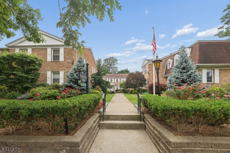 364 East Ridgewood Avenue, Unit 3 Ridgewood, NJ 07450 - Photo 2 of 32