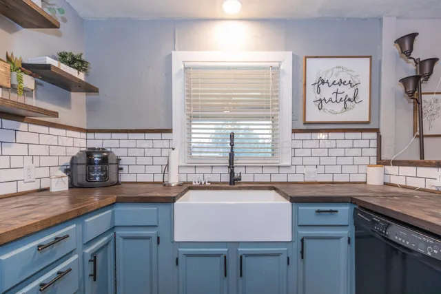 $293,999 | 1607 North Mary-Ellen Street, Pampa, TX 79065