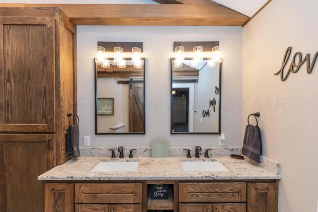 $293,999 | 1607 North Mary-Ellen Street, Pampa, TX 79065