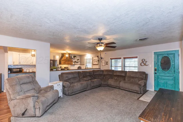 $293,999 | 1607 North Mary-Ellen Street, Pampa, TX 79065